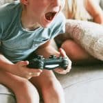 Kids spielen gerne Video Games