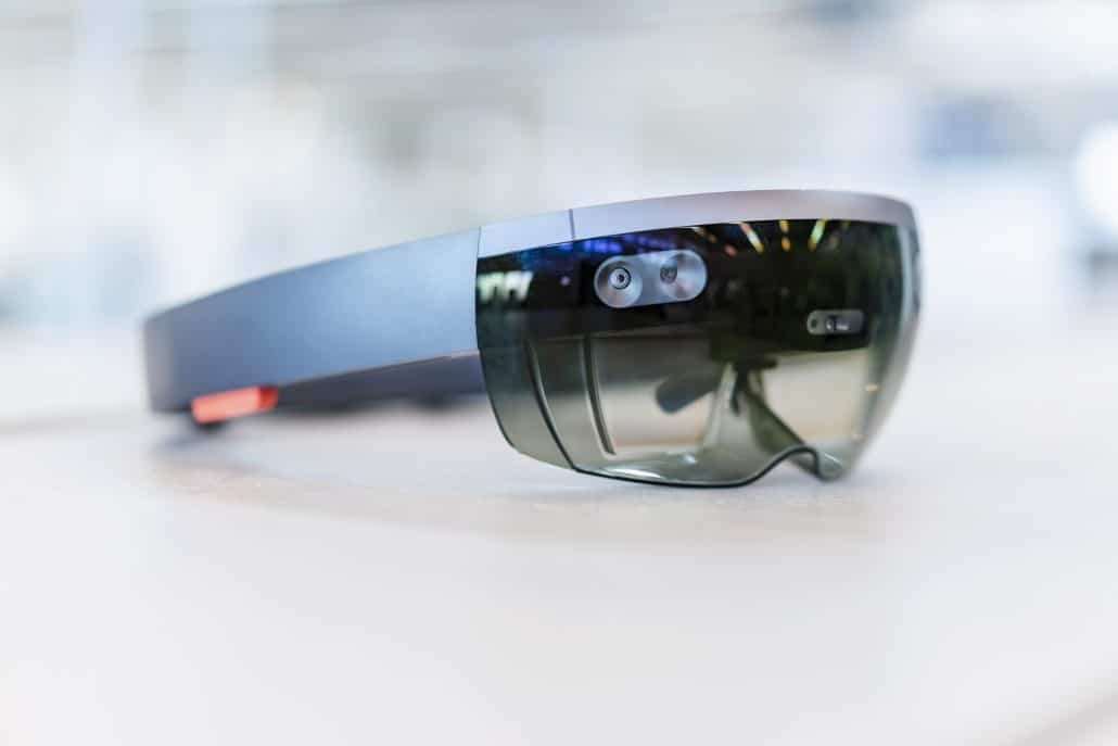 VR-Brillen sind bislang sehr teuer und klobig