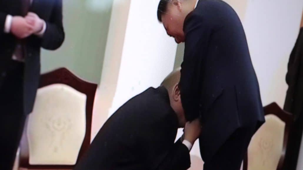 Deepfake: Putin kniet vor Xi Jinping