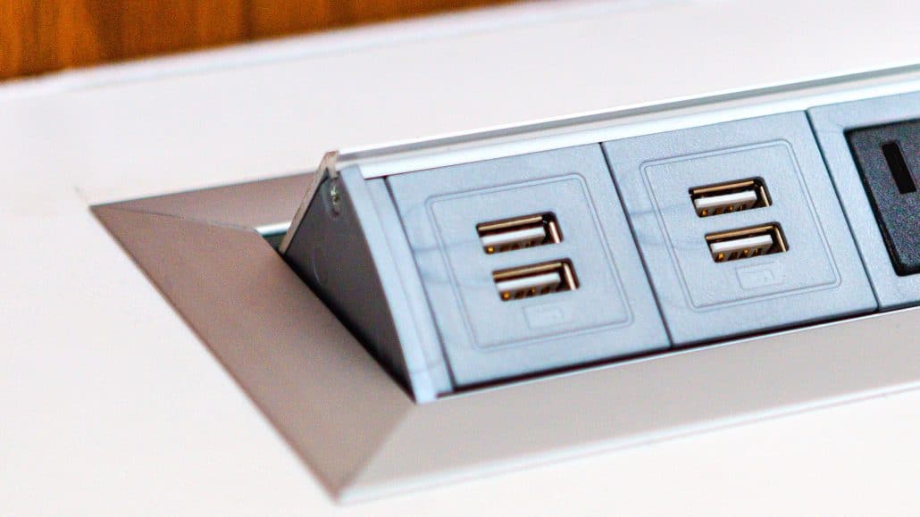 Vorsicht beim Aufladen des Smartphones an öffentlichen USB-Buchsen