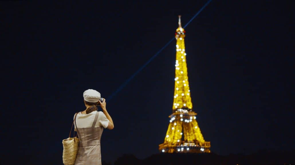 Das Selfie-Paradox: Urheberrecht und der Eiffelturm bei Nacht
