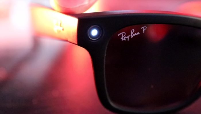 Die neue Hightech-Brille von Meta und RayBan sieht aus wie eine ganz normale Sonnenbrille, ist aber vollgestopft mit Technik