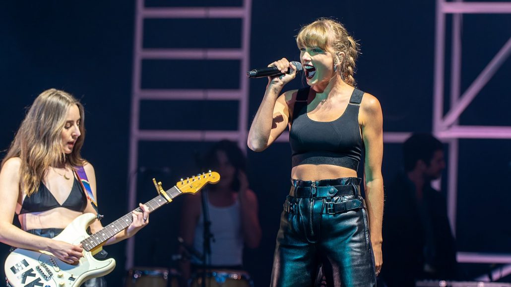 Taylor Swift; Creative Commons License, https://flickr.com/photos/69880995@N04/52232595478 Raph_PH on Flickr