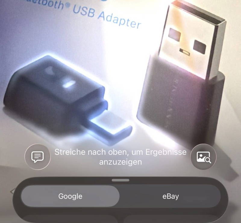 Bluetooth USB Adapter auf weißem Hintergrund